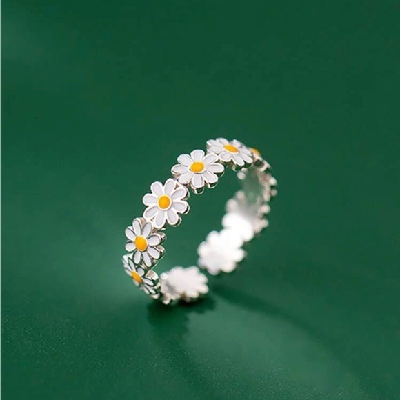 Jewelry - 💖5 items for $25 Sale!💖 Flower Cuff Ring